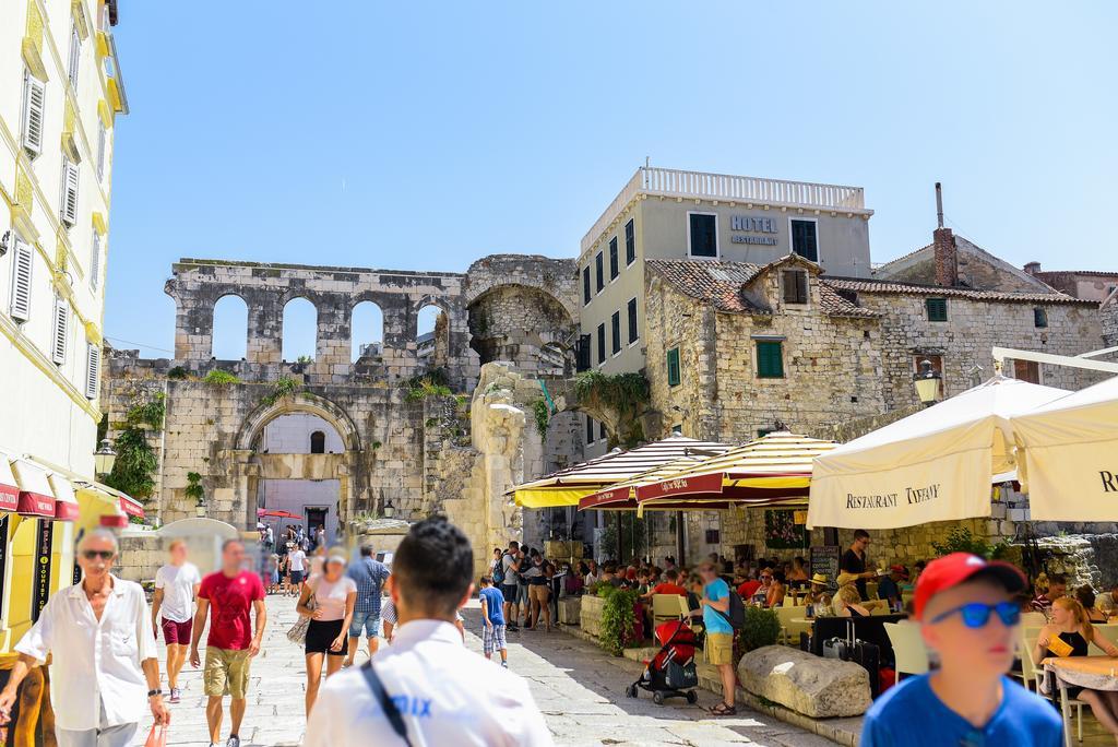 Porta Aurea Appartement Split Buitenkant foto